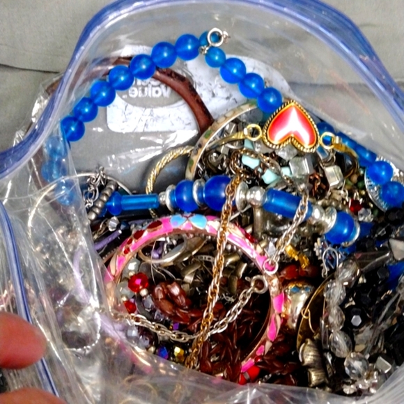Big bag of jewelry - Picture 3 of 5